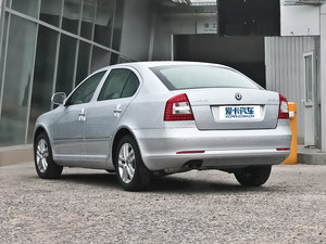 2013款1.4TSI 手动逸俊版 左后45度