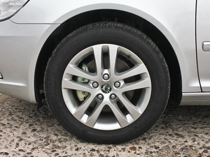 2013款1.4TSI 手动逸俊版 轮圈