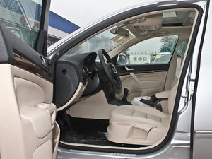 2013款1.4TSI 手动逸俊版 前排空间