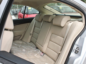 2013款1.4TSI 手动逸俊版 后排座椅