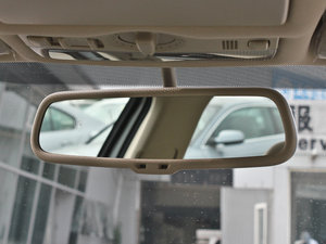 2013款1.4TSI 手动逸俊版 车内后视镜