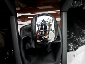 2013款1.4TSI 手动逸俊版 换挡杆