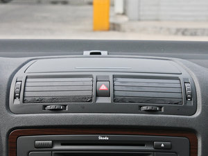 2013款1.4TSI 手动逸俊版 中控区