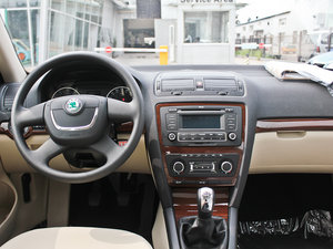 2013款1.4TSI 手动逸俊版 中控区