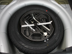 2013款1.4TSI 手动逸俊版 备胎