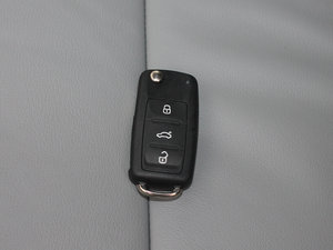 2013款1.4TSI 手动逸俊版 车钥匙
