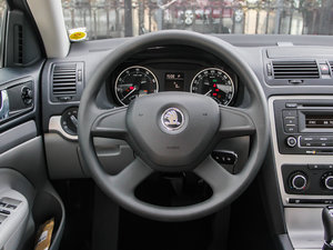 2014款1.6L 自动逸杰版 方向盘