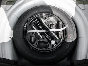2014款1.6L 自动逸杰版 备胎
