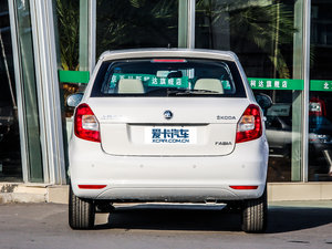 2014款1.4L 手动晶灵版 正后	