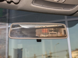2014款1.4L 手动晶灵版 车内后视镜
