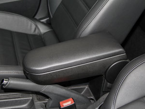 2014款1.6L 自动致享版 中央扶手箱