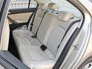 2015款1.6L 手动 智选版 后排座椅