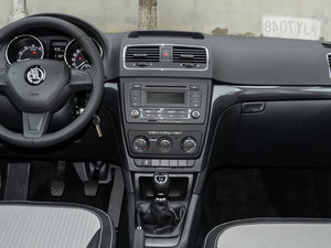 2016款280TSI 手动前行版 中控台
