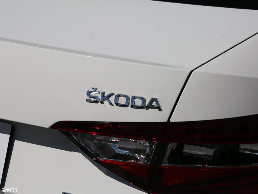 2016 330TSI DSG(chung)а