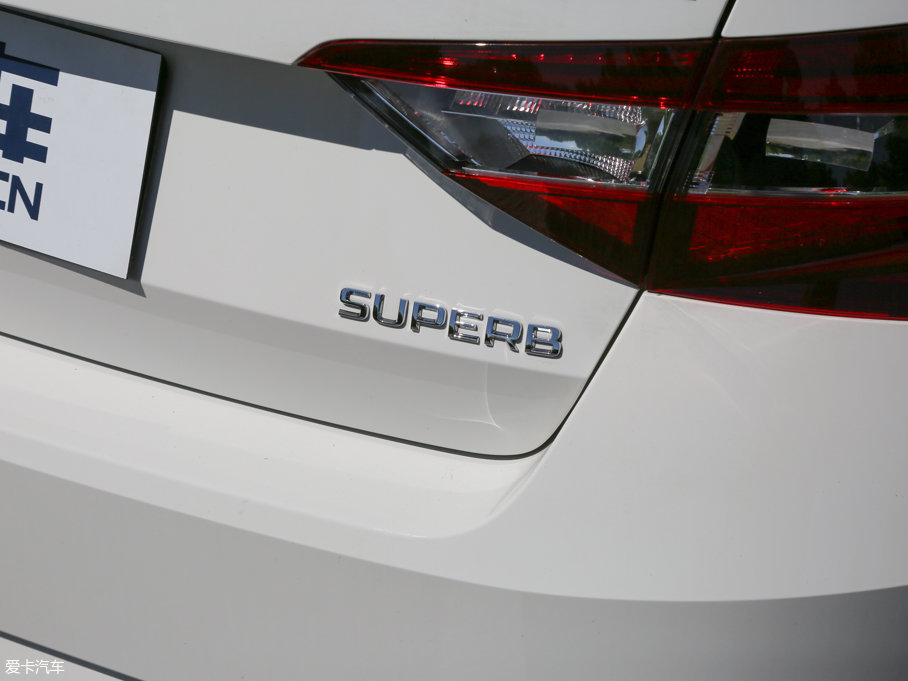 2016 330TSI DSG(chung)а