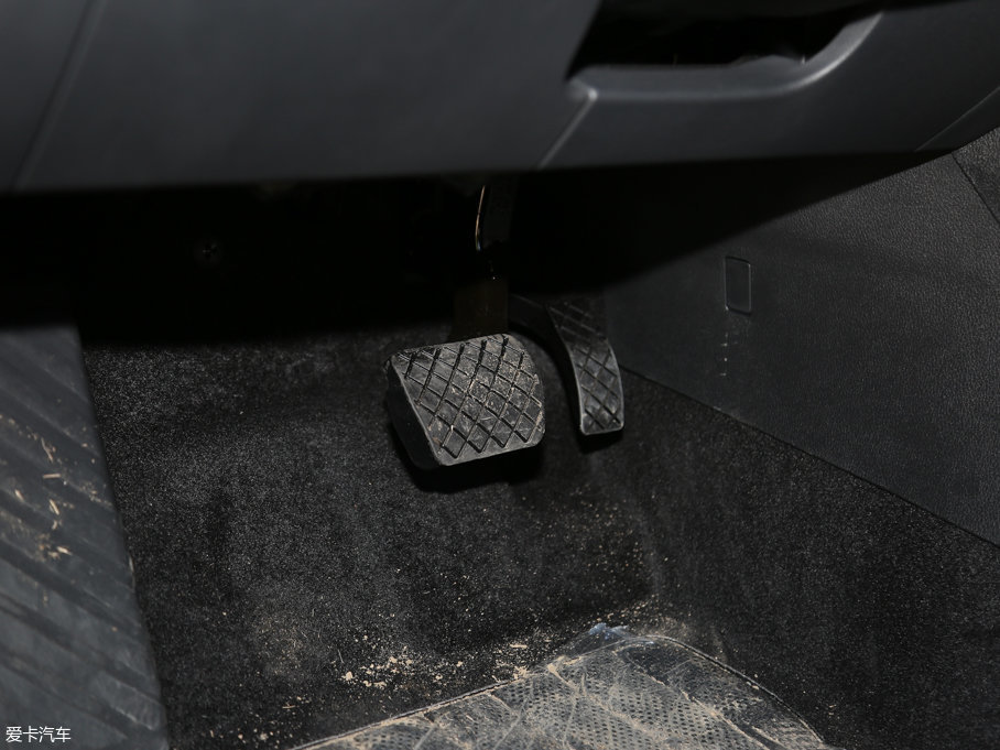 2016 330TSI DSG(chung)а