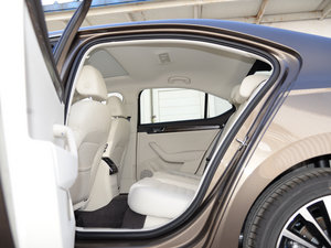 2016330TSI DSGа ſg