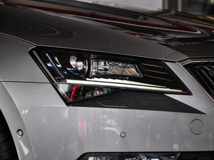 2016330TSI DSGа (ji)^