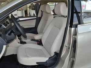 2016款1.6L 自动尊行版 主驾驶座椅