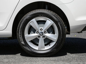 2016款改款 1.6L 自动创行版 轮圈