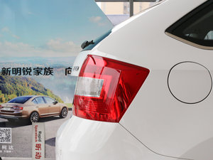 2016Ŀ 1.6L քӄ(chung)а (x)(ji)^