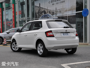 8万元小型车 斯柯达晶锐对比本田飞度 - yuhongbo555888 - yuhongbo555888的博客 8万元小型车 斯柯达晶锐对比本田飞度