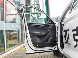 2017TSI330 7A {λ܇T