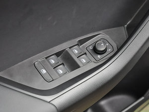 2017TSI330 7A {܇ƅ^	