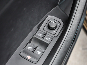 2017TSI330 7A {܇(ch)ƅ^(q)	