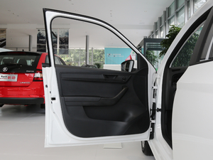 2017款1.6L 自动创行版 驾驶位车门