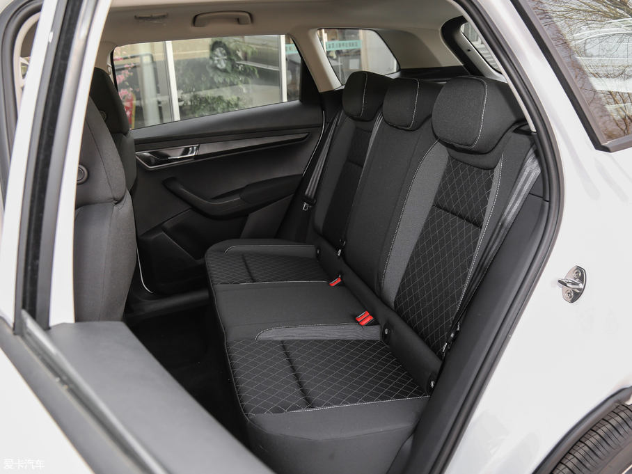 2018 TSI230 (bio)(zhn) (gu)V