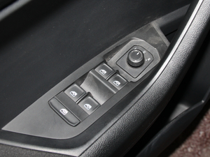 2018TSI280 m V {܇ƅ^	