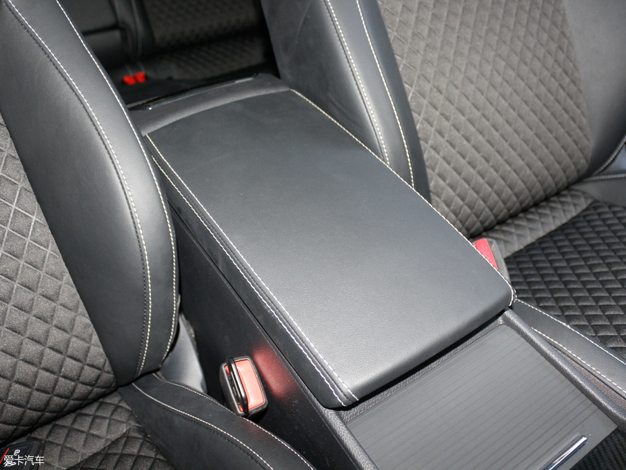 2018 330TSI DSGm (gu)V