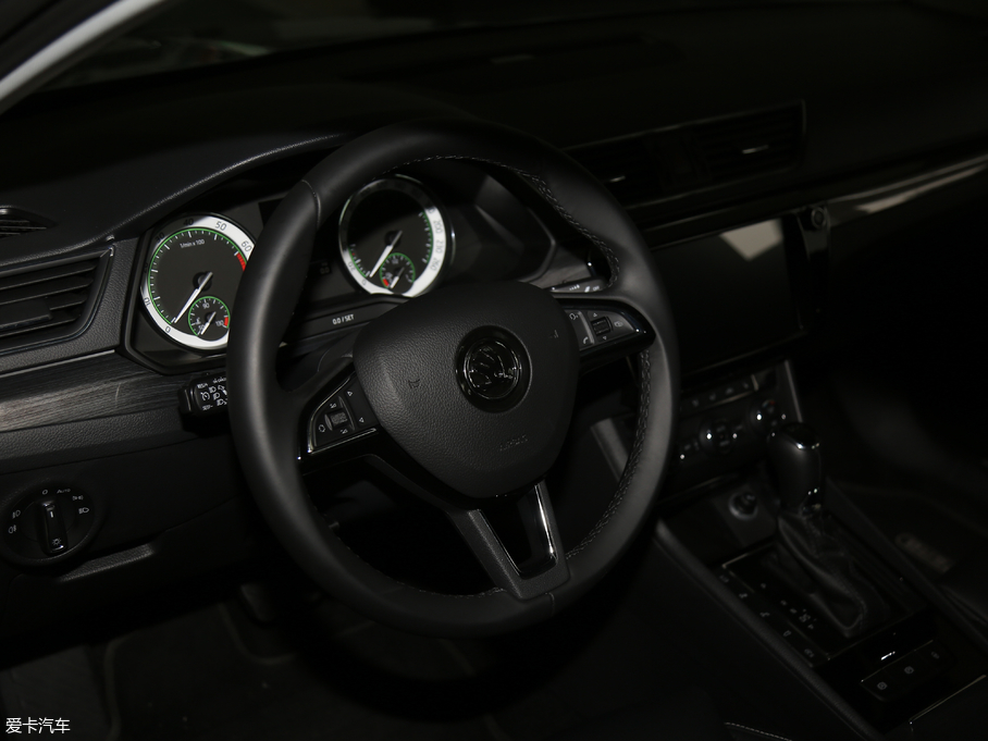 2018 330TSI DSGA (gu)V