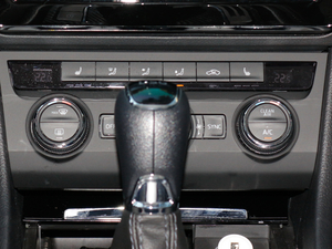 2018330TSI DSGm V {{