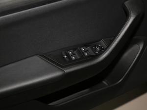 2018330TSI DSGA V {܇ƅ^(q)	