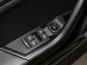 2018330TSI DSGm VI {܇ƅ^(q)	