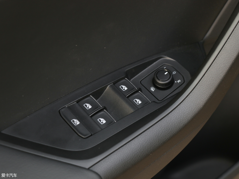 2018µρ Ŀ TSI330 5(q)m