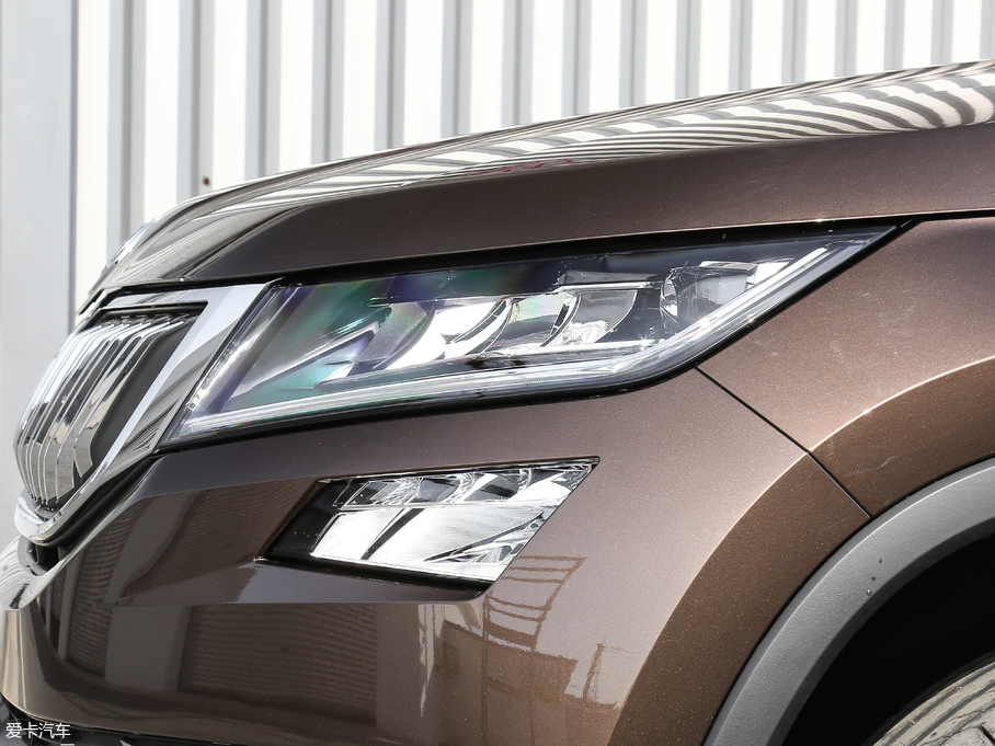 2018µρ Ŀ TSI330 7A