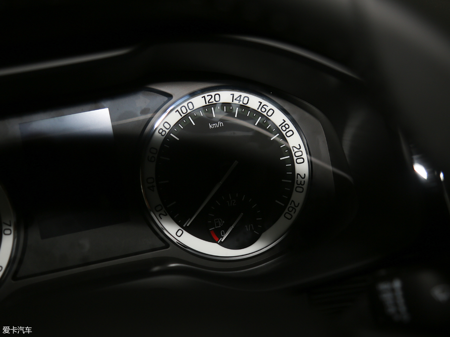 2018µρ Ŀ TSI330 5A