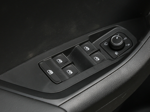 2018Ŀ TSI330 7A {܇ƅ^	