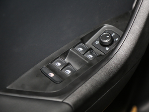 2018Ŀ TSI330 7A {܇ƅ^	