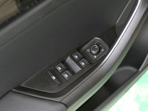 2018Ŀ TSI330 5A {܇ƅ^	