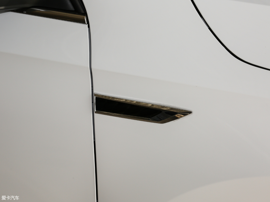 2018꿄 230TSI Ԅ\Ӱ