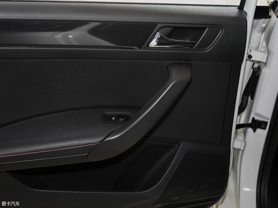 2018꿄 230TSI Ԅ\Ӱ