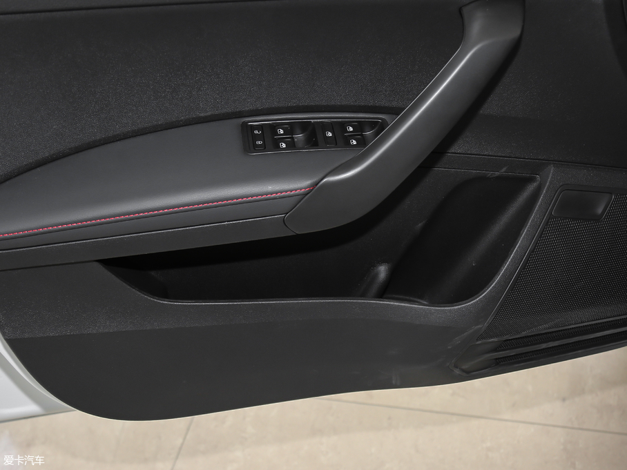 2018꿄 230TSI Ԅ\Ӱ