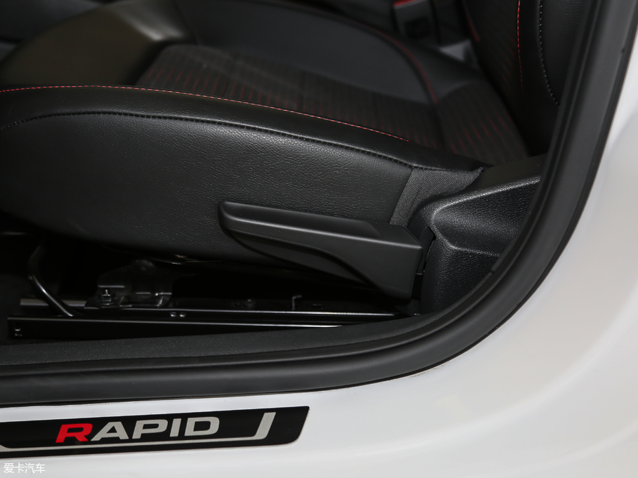 2018꿄 230TSI Ԅ\Ӱ