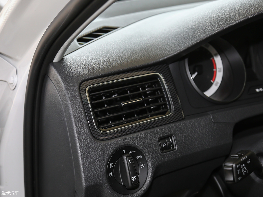 2018꿄 230TSI Ԅ\Ӱ