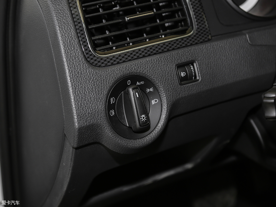 2018꿄 230TSI Ԅ\Ӱ