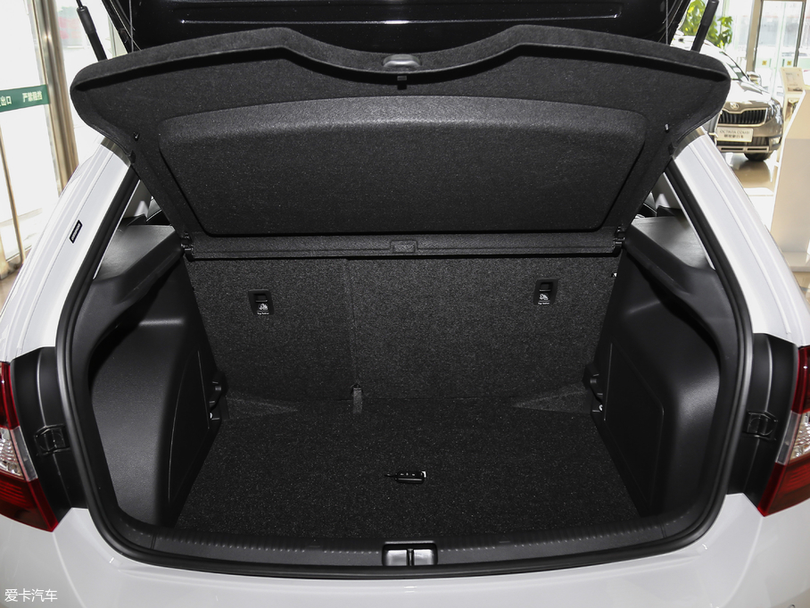 2018꿄 230TSI Ԅ\Ӱ